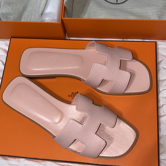 NEW HERMÈS ORAN SANDALS Rose Pâle - Picture 12 of 17